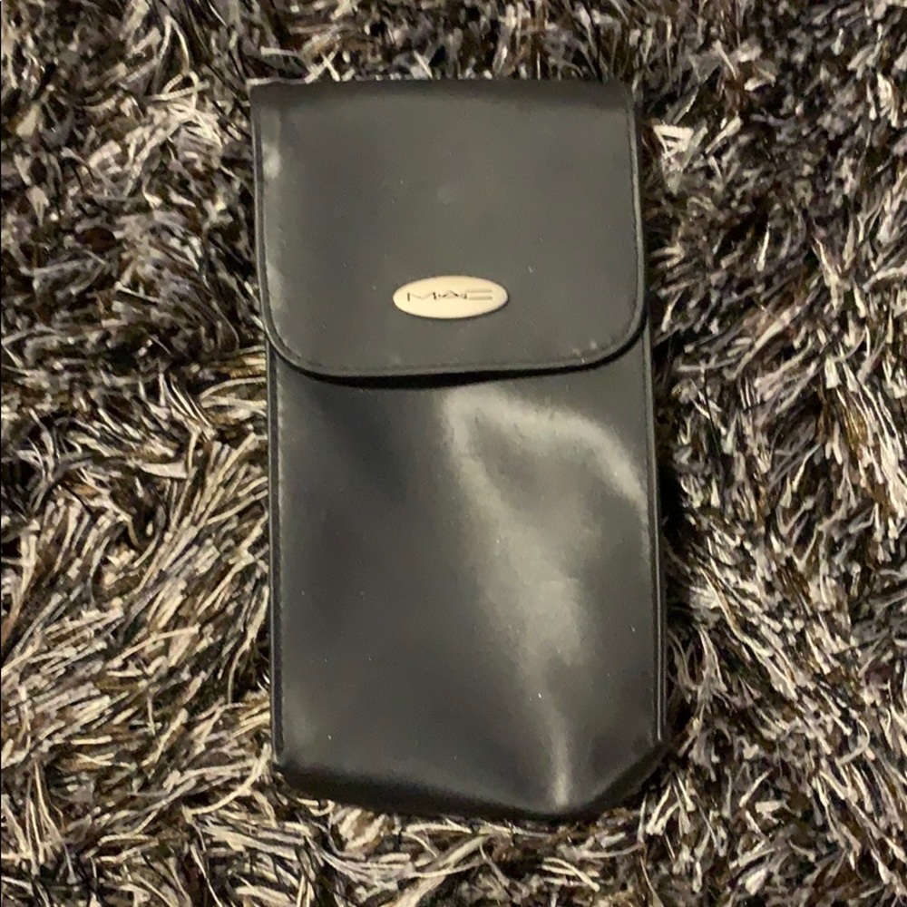 MYSTERY Mac brush kit with makeup